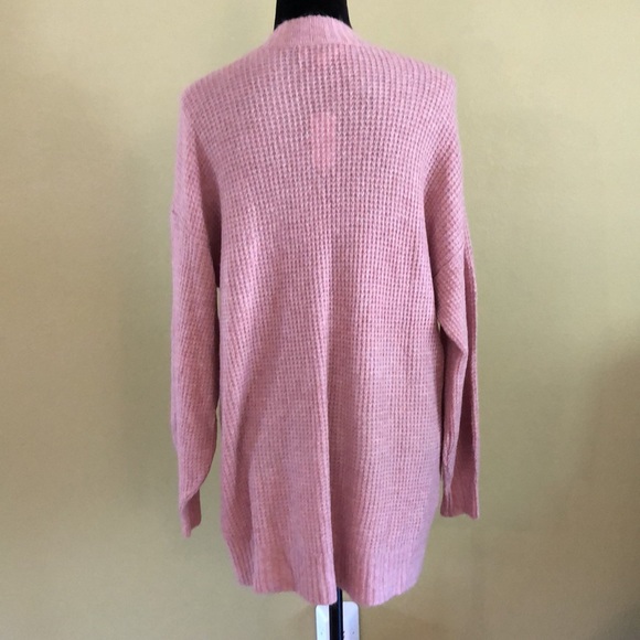 🔥NWT🔥 American Eagle Outfitters Women’s Oversized V-Neck Sweater - Picture 3 of 8